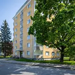Lägenhet Beautiful 2 Bedroom & Free Parking Åbo