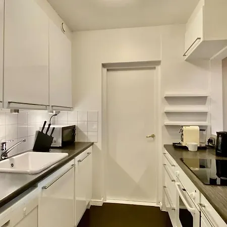 Beautiful 2 Bedroom & Free Parking Appartamento Turku