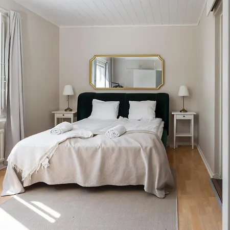 Beautiful 2 Bedroom & Free Parking Appartement *